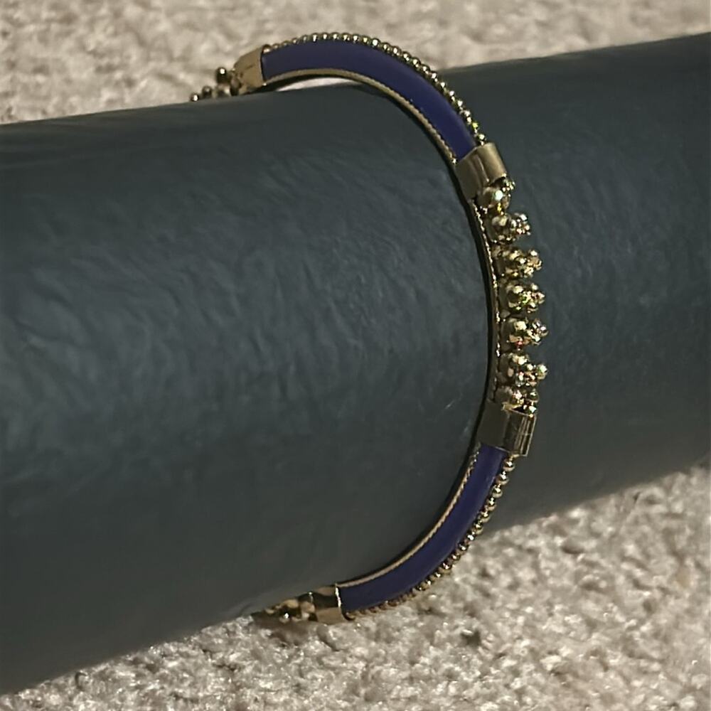 Women’s vintage gold tone/royal blue dainty‎ bangle bracelet watch one size